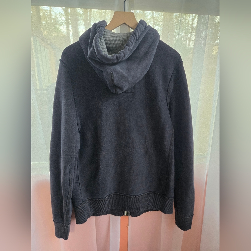 Vintage Abercrombie & Fitch Navy Blue Hoodie with Cream Applique - Picture 4 of 4